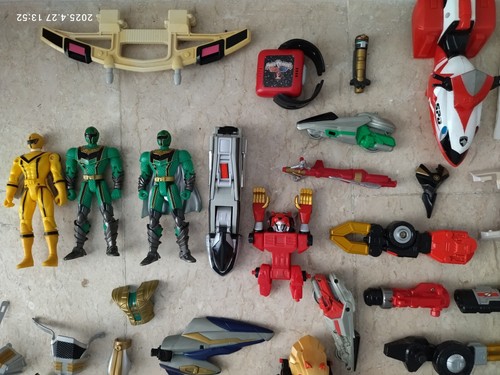 LOTTO job lot POWER RANGER RICAMBI Spares Parts body armour COLLECTION - Foto 4 di 6