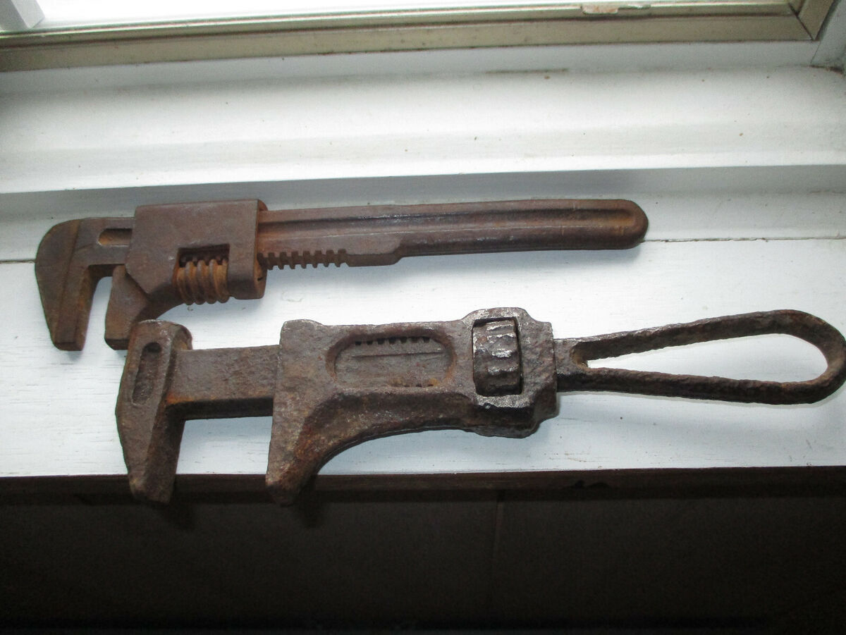 Antique 9 '' Monkey Wrench Tool