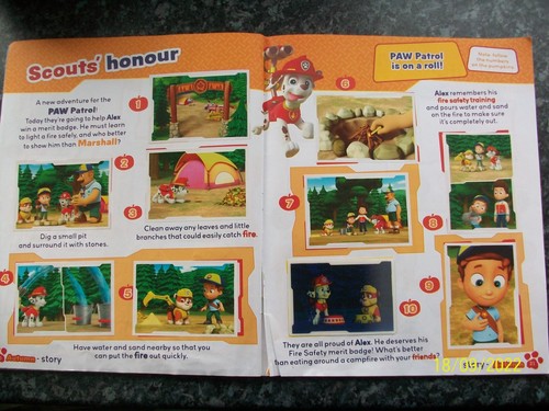 Paw Patrol A Year Of Adventures Sticker Album Panini Nickelodeon Complete Book - Picture 12 of 12