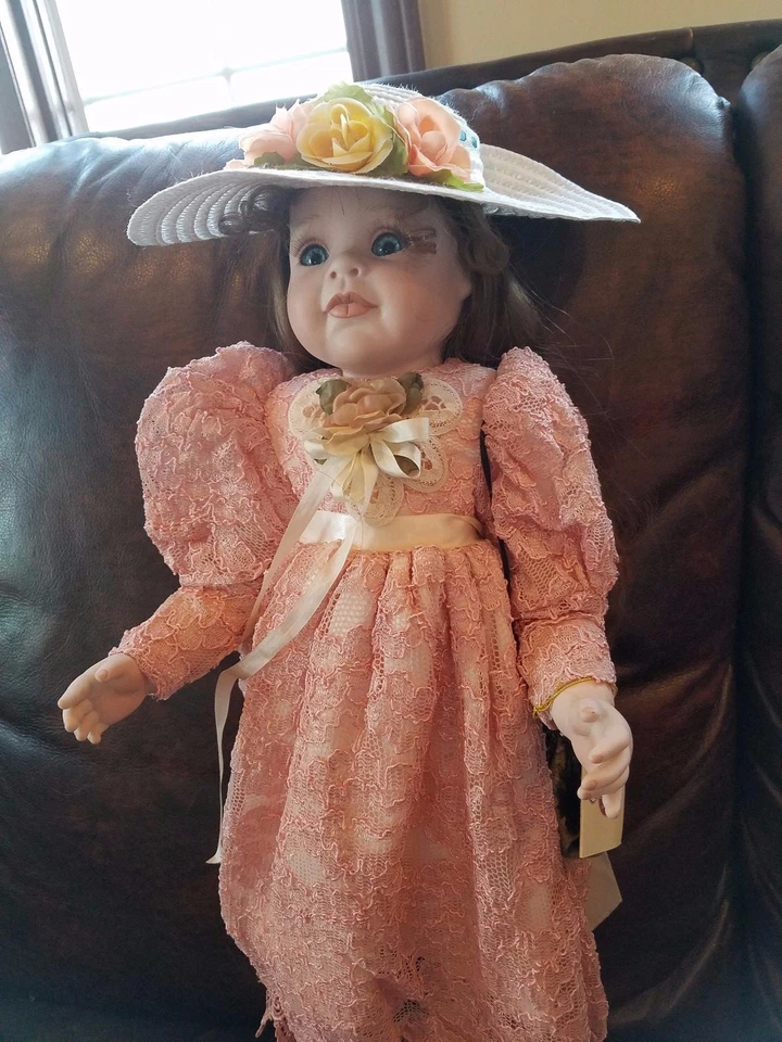 Muñeca The Collectables by Phyllis Parkins firmada 20" de alto "Payton" 1998 original Foto 2 de 4