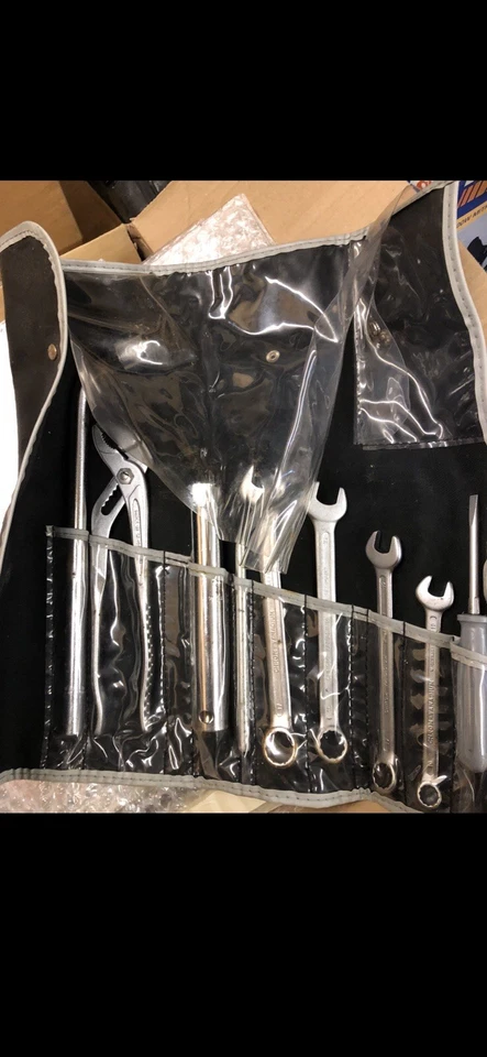 OPEL MONZA GSE/SENATOR A,USED TOOL KIT,IN VERY GOOD CONDITION,VERY RARE - Image 2 of 4