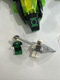 LEGO: Green Lantern vs. Sinestro (76025) Missing Minifigure And Helmet