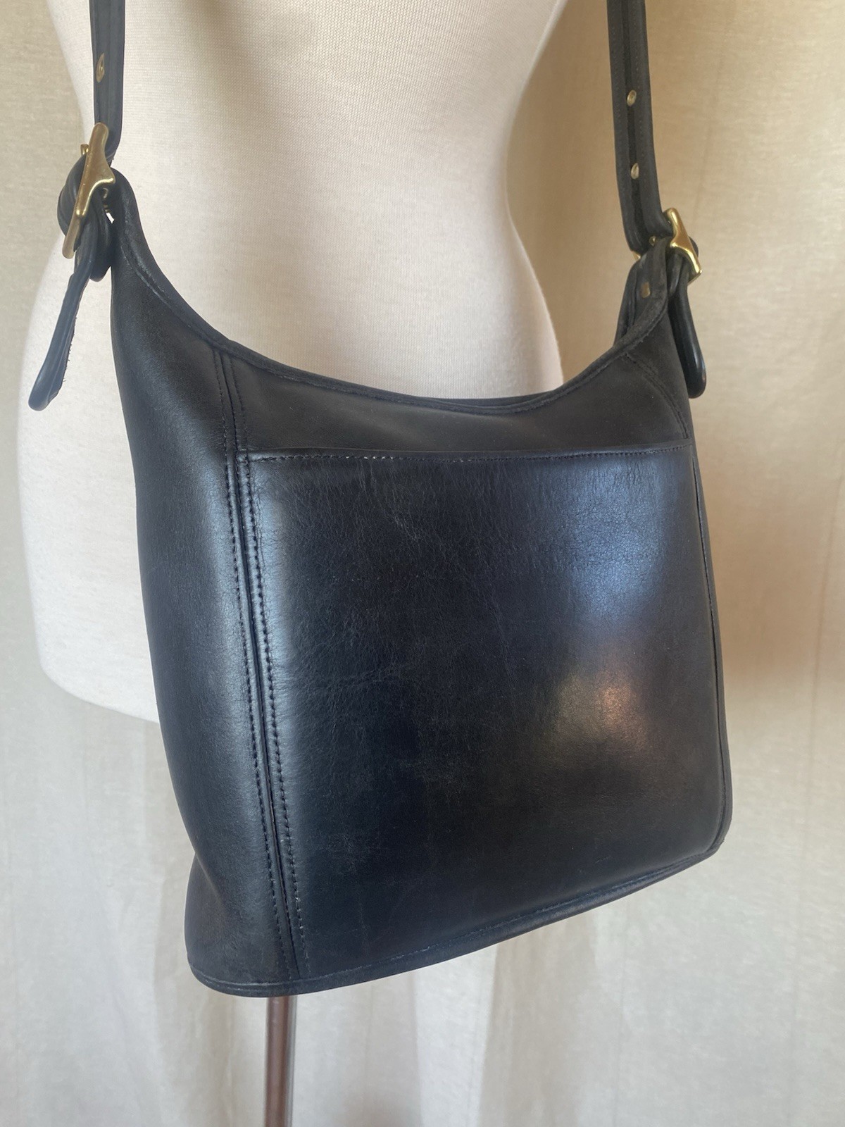 Authentic Vintage Coach 90's Legacy Slim Duffle Black Leather Shoulder Bag 9816 image 2