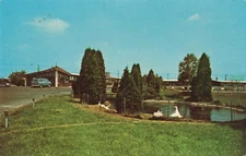 The Crossroads Motor Lodge Motel Maple Shade NJ Postcard F186