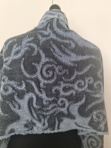 DENNIS BASSO BLUE SOFT DAMASK PRINT SCARF 22'' X 88'' WORN ONCE - Picture 11 of 11