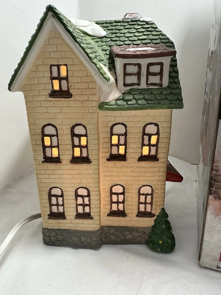 DickensCollectablesPorcelainLightedHouseTavernWCord&BulbOriginalBox - Image 4 of 4