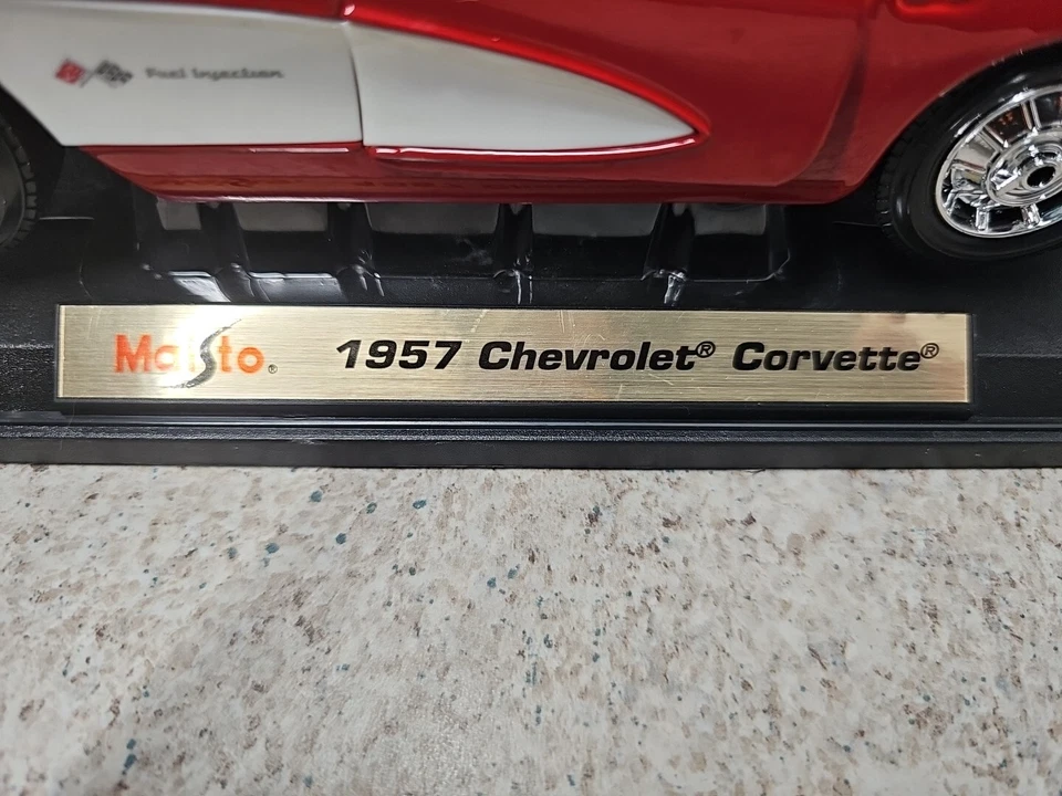 Chevy Corvette MCG Maisto 1957 escala 1/18 coche fundido a presión sin caja Foto 3 de 4