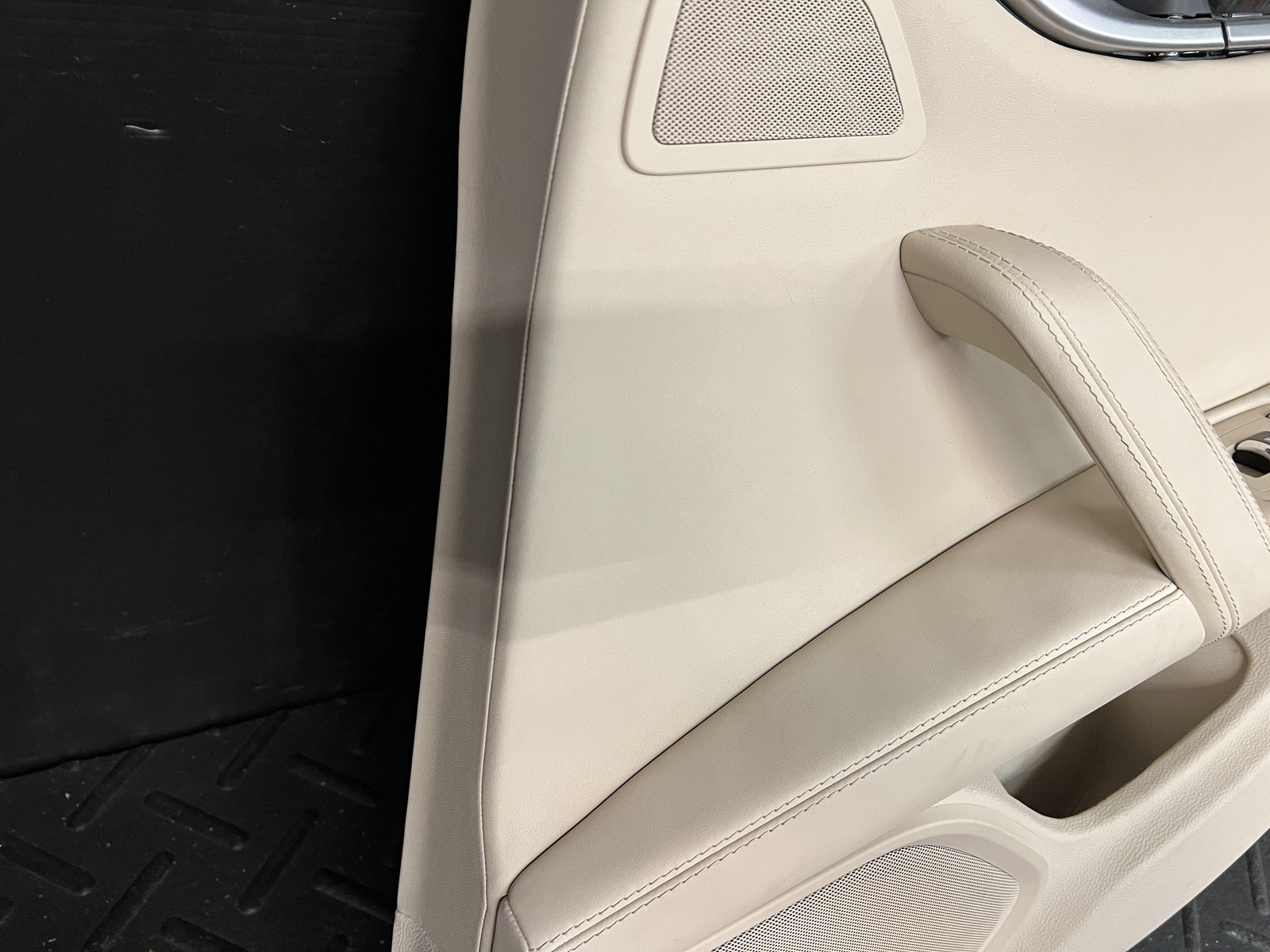 14-17 MASERATI GHIBLI REAR PASSENGER INTERIOR DOOR TRIM PANEL TAN / BLACK WOOD