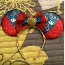 NWOT Disney Princess Snow White Red White Blue Gold Apple Charm Bow Ear Headband
