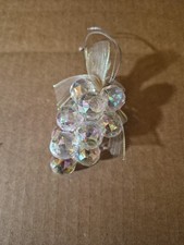 Petit bouquet de raisin acrylique blanc