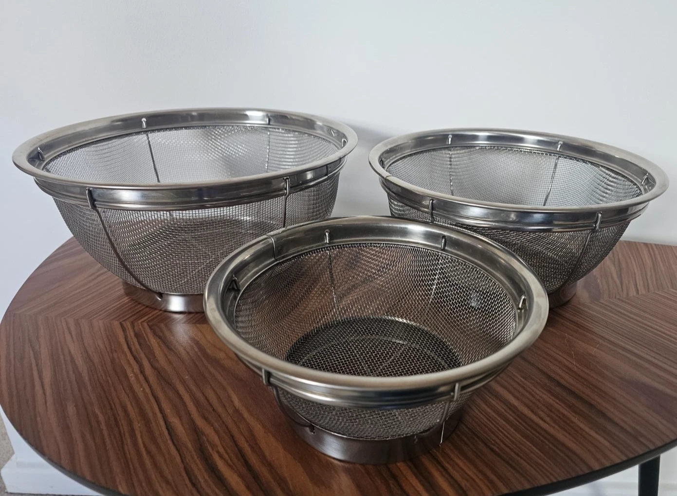 Pampered Chef Stainless Steel Mesh Colander Set of 3 Nesting Footed Strainers
Opens in a new window