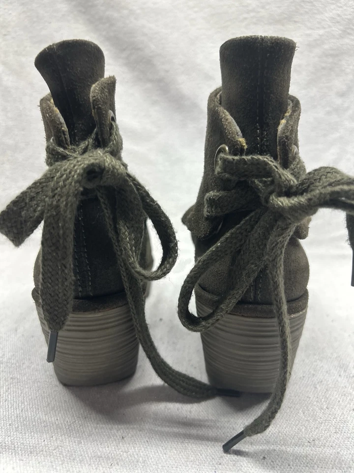 Fly London Women 37 US 6.5-7 Yama Wedge Platform Bootie Green Suede Lace Up Boot - Image 4 of 4