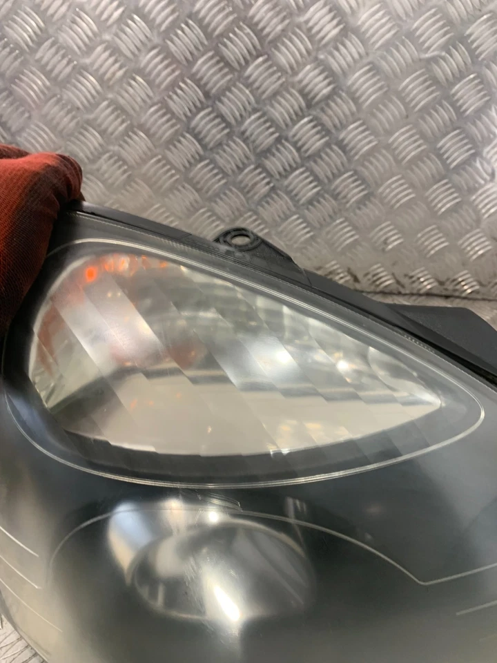 2002 RENAULT CLIO MK2 DRIVER SIDE FRONT XENON HEADLIGHT 5DV008290-00 #2 - image 3 of 4