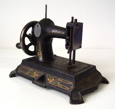 Antike Seltene Kinder Nähmaschine vor 1945