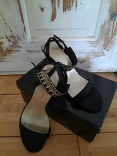 Dorothy perkins vintage high heels black with gold embriodered ankle strap.Sz5