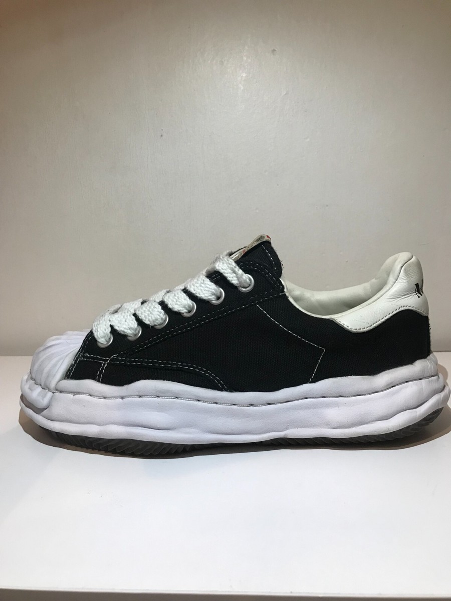 MAISON MIHARA YASUHIRO BLAKEY OG SOLE CANVAS LOW TOP SNEAKER MAISON MIHARA YASUHIRO BLAKEY OG SOLE CANVAS LOW TOP SNEAKER