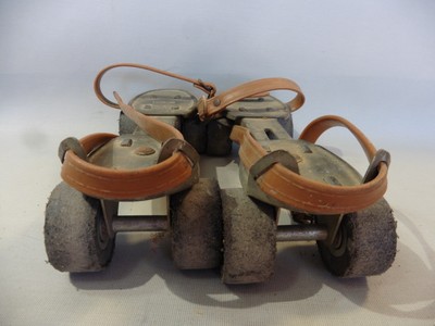 ANCIENS PATINS A Roulettes SPEEDY EUR 19,00 - FR