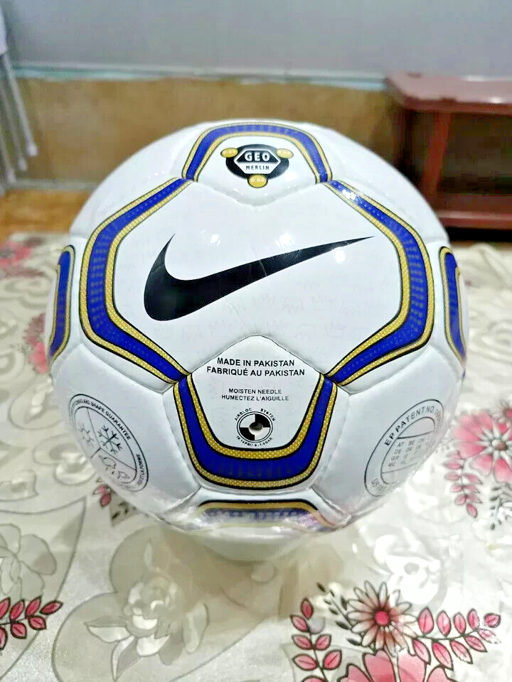 THE PREMIER LEAGUE NIKE GEO MERLIN FIFA OFFICIAL APPROVED MATCHBALL  SIZE
