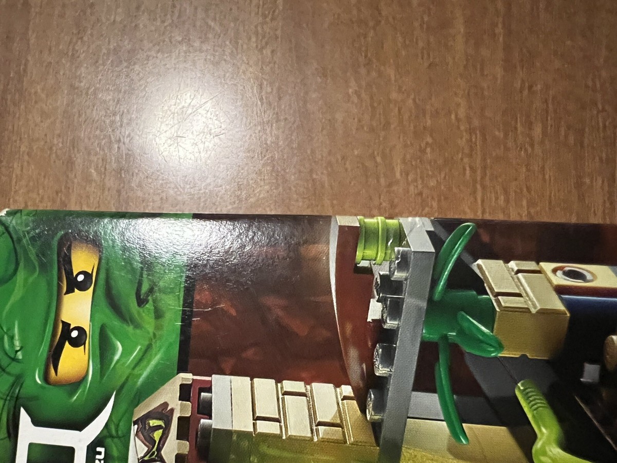 LEGO NINJAGO Venomari Shrine (9440) Exclusive Venomari Staff. New