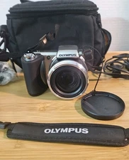 Olympus Digital Camera  SP-600UZ 12.0MP 15x Optical Zoom  Cords, Case Logic Case