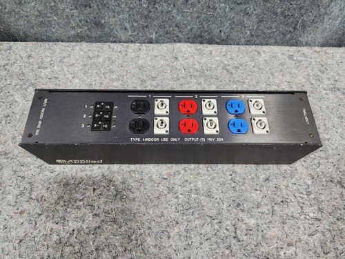 Trineo eléctrico aplicado Distro 30A 110/220V 3P L21-30 a 6x 120V 20A PowerCON/5-20 - Imagen 1 de 9