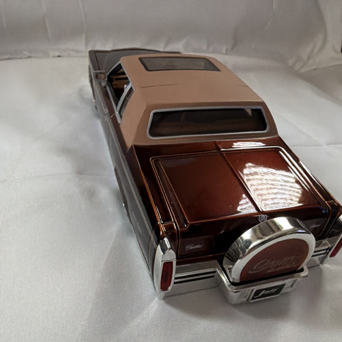 Jada Toys Street Low 1985 Cadillac Brougham Lowrider Diecast 1/24