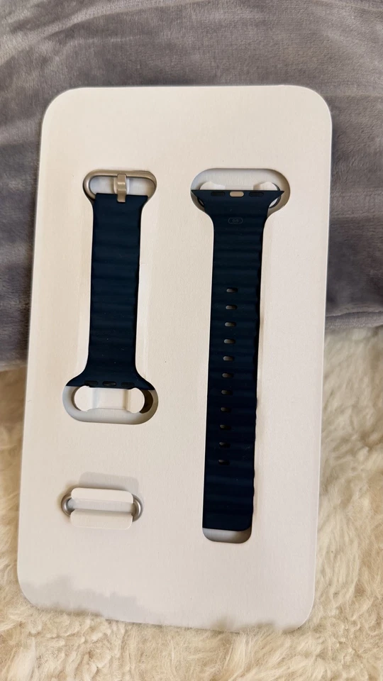 Apple Watch Ultra 2 49mm Titangehäuse - Bild 4 von 4