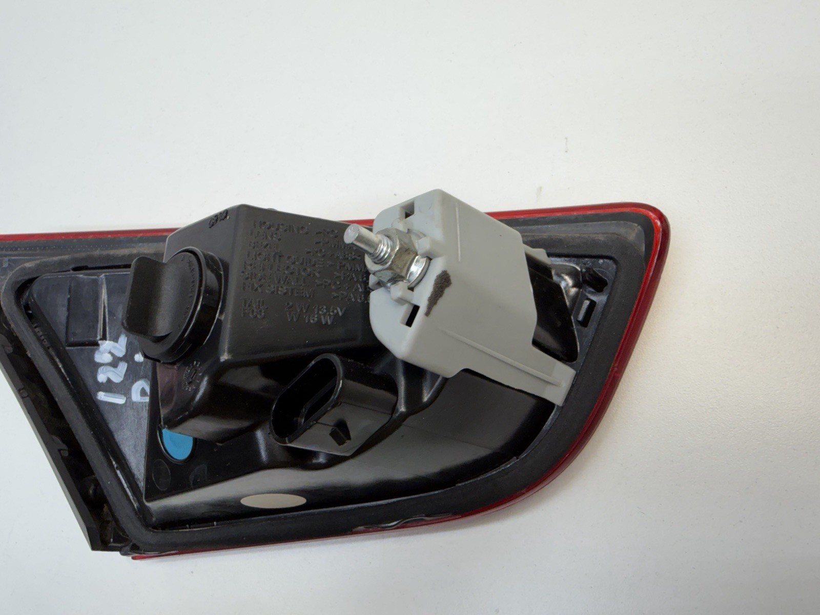 2014-2021 MASERATI GHIBLI M157 REAR RIGHT INNER TRUNK LID TAIL LIGHT LAMP OEM