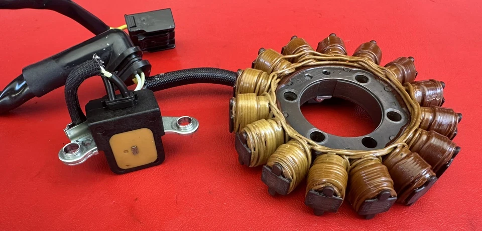 2008 2009 年本田 CBR 1000rr 原始设备制造商定子 Magneto 交流发电机 31120-MFL-641 — 第 3/4 张图片