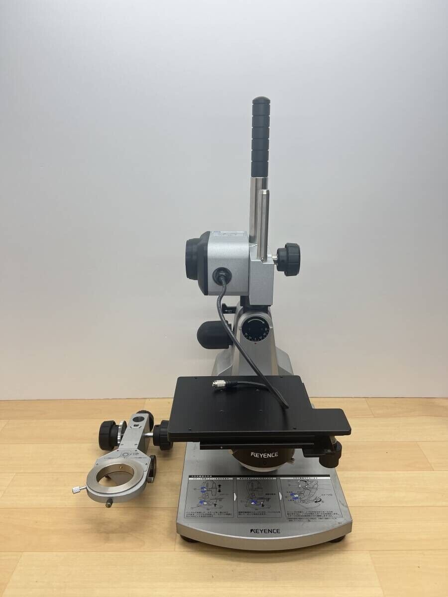 KEYENCE VH-S30 Digital Microscope Stand w/ VHX-S90F Used KEYENCE VH-S30 Digital Microscope Stand w/ VHX-S90F Used