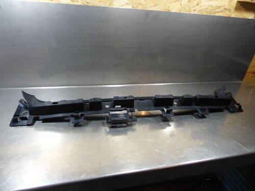 BMW 330D  Halter Stoßstange hinten mitte 7058522