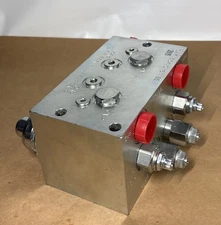 Genuine Caterpillar CAT 334-0161-05 OEM Hydraulic Filter Manifold Valve Block thumbnail 3