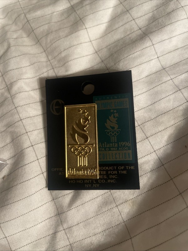 Atlanta Georgia Torch Olympics Lapel Hat Pin Site of Olympics 1996 gh