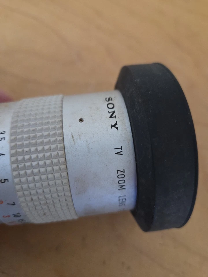 Sony TV Zoom 12.5-75mm f1.8 C Montaje + Capucha de goma y tapa trasera. "Hecho por Canon" Foto 2 de 4