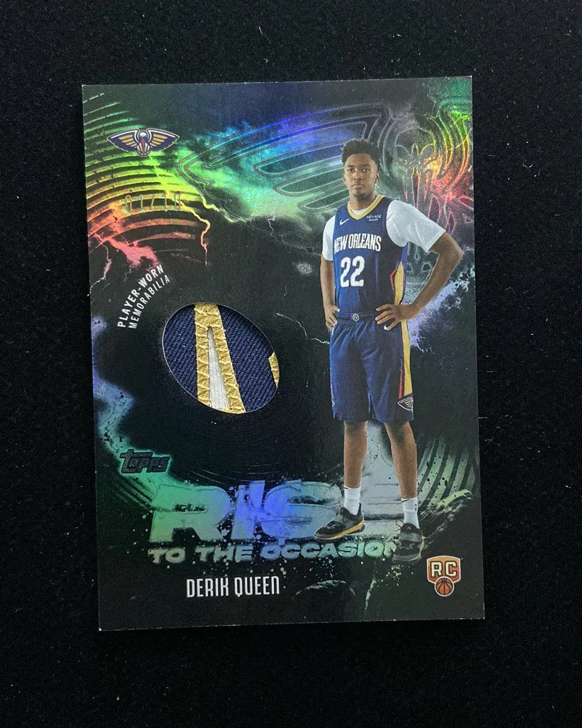 2025-26 Topps Rise To The Occasion Black Derik Queen RC PW Relic Patch 01/10 HD