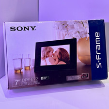 DISCONTINUED Sony Frame DPF-E72 Digital Photo Frame 256MB USB Black 16:9