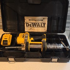 DEWALT DCGG571 20V Max Cordless Grease Gun Kit, 10000 PSI, Battery, Manual, Case