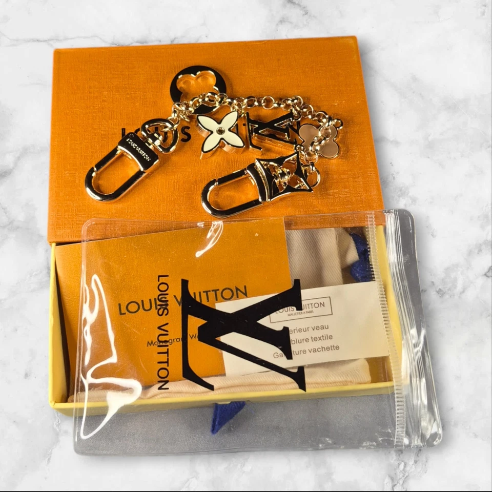 Подвеска для сумки с мешком для пыли и подарочной коробкой - Изображение 2 из 4