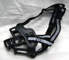 dog basket muzzle size 1 black w/ reflective stripes adjustable XXS