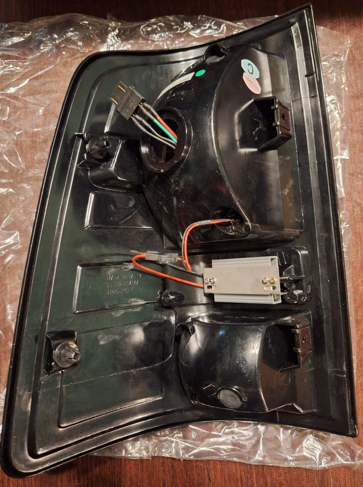 Kit de luces traseras RECON 264169BK para Dodge Ram 1500/2500/3500 Foto 2 de 3