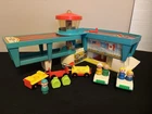 Vintage 1972 Fisher Price Little People Play Family Airport #996 Plus 5 People