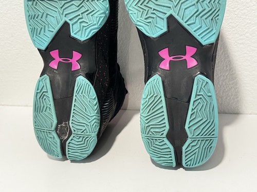 Scarpa da basket Under Armour da uomo Stephen Curry alta 2,5 Miami taglia 12 nera verde acqua - Foto 13 di 14