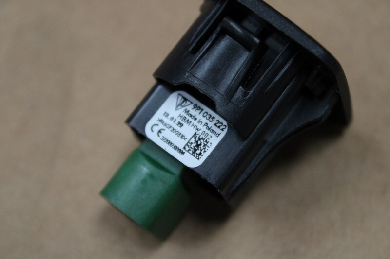 Porsche VW Buchse Multimedia Adapter USB Schnittstelle 9P1035222 