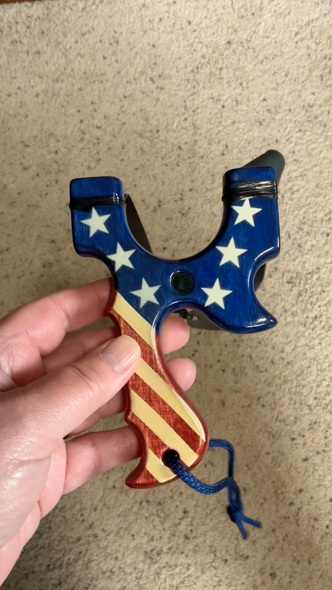 ローンレンジャーモデル　鞭　10ft USA Patriotic Slingshot, Menace Frame, Birchwood Sling Shot