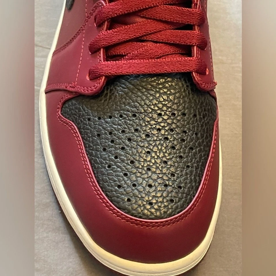 Nike Air Jordan 1 Mid “Reverse Banned” Black Red - Size 12 - New - Imagem 3 de 4