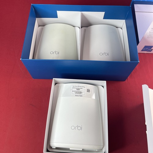 NETGEAR Orbi (RBK43-100NAS) Mesh Wi-Fi System W/One Router & 2 Satellites - Afbeelding 6 van 11