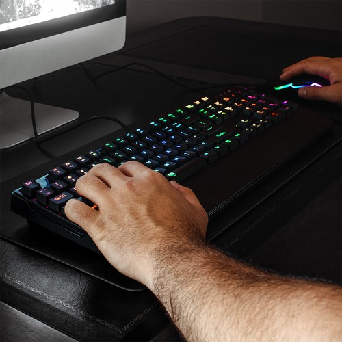 Deco Gear 28" 4K Ultrawide IPS Monitor + Bonus Keyboard, Extended Mouse Pad - Picture 11 of 12