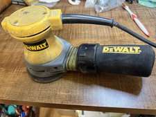 Dewalt Corded 5" Orbital Palm Sander with Dust Bag DW421