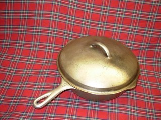 VINTAGE WAGNER WARE 1088 A # 8 CAST IRON DEEP SKILLET WITH LID CHICKEN FRYER