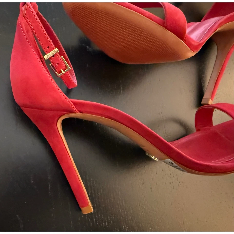 Sandalia Schutz Cadey-Lee de cuero con correa al tobillo Stiletto para mujer 8B tacón de gamuza rojo Foto 3 de 4